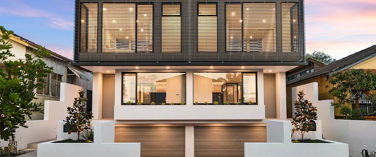 5fa2465ebadbdb866c79daa7_11-Reina-Street-North-Bondi_Facade-Dusk_Low-1200x500-1