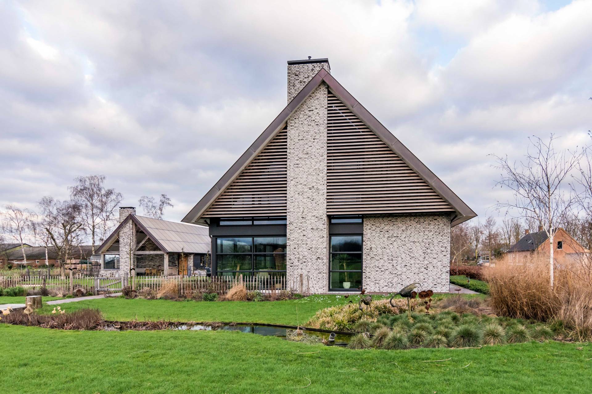 170442-148w-triangles-lauwers-architects-private-home-reusel-nl-1